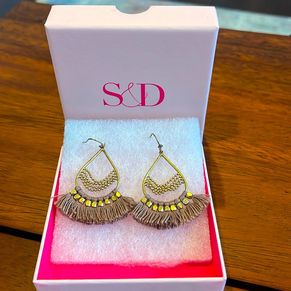 Fringe earrings